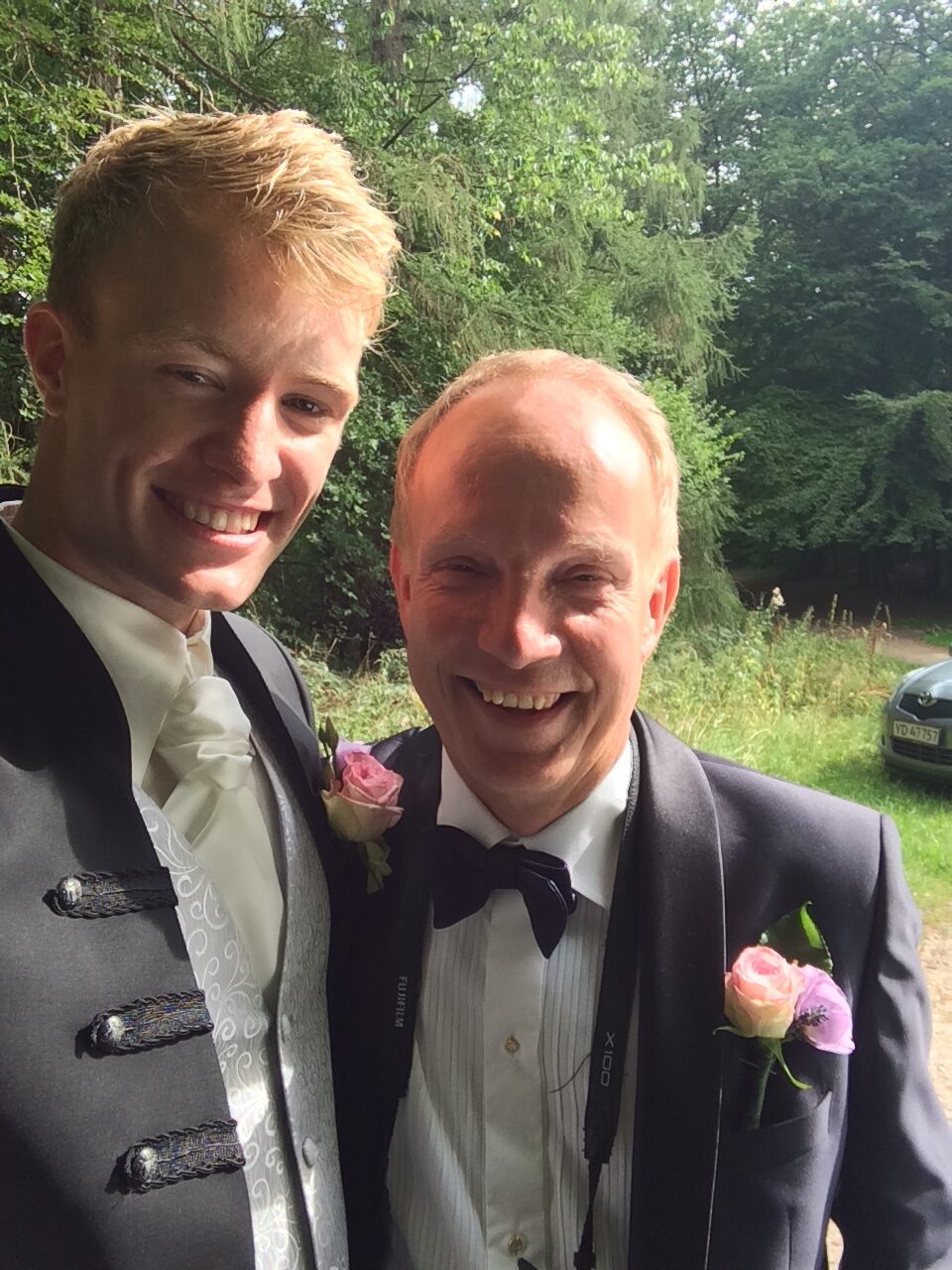 Foto: Mark Viuf Stender og Per Palmkvist Knudsen ved Nathalie og Marks bryllup