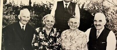 Foto af Marie Jensen med hendes søskende fra Tolne. Taget i Skovlunde ca. 1960