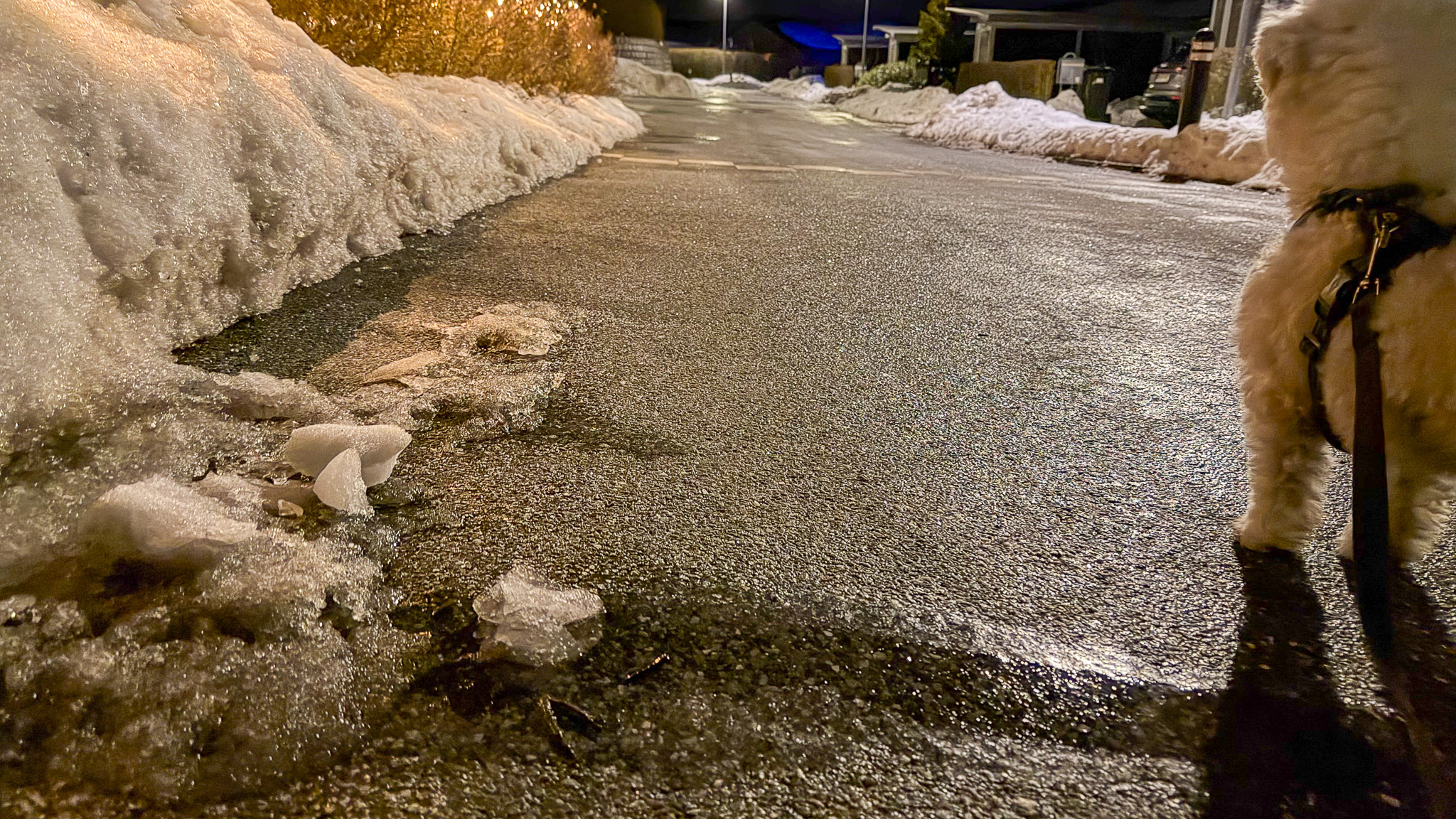Skøjteglat i vores område her til aften. Men ikke for dronen
